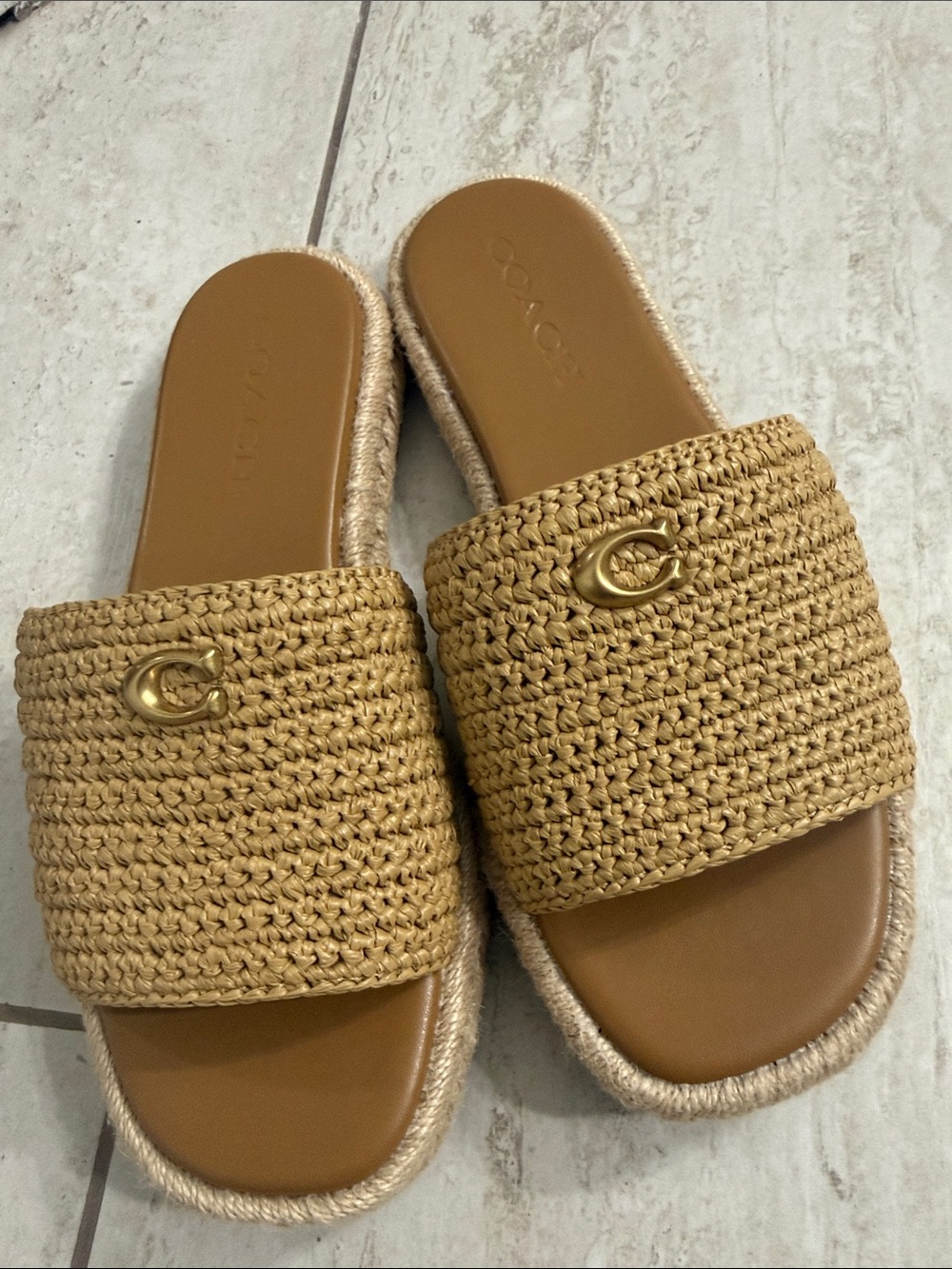 Coach Tan Braided Raffia Slide Sandals with Gold Logo..size 6 ..new
